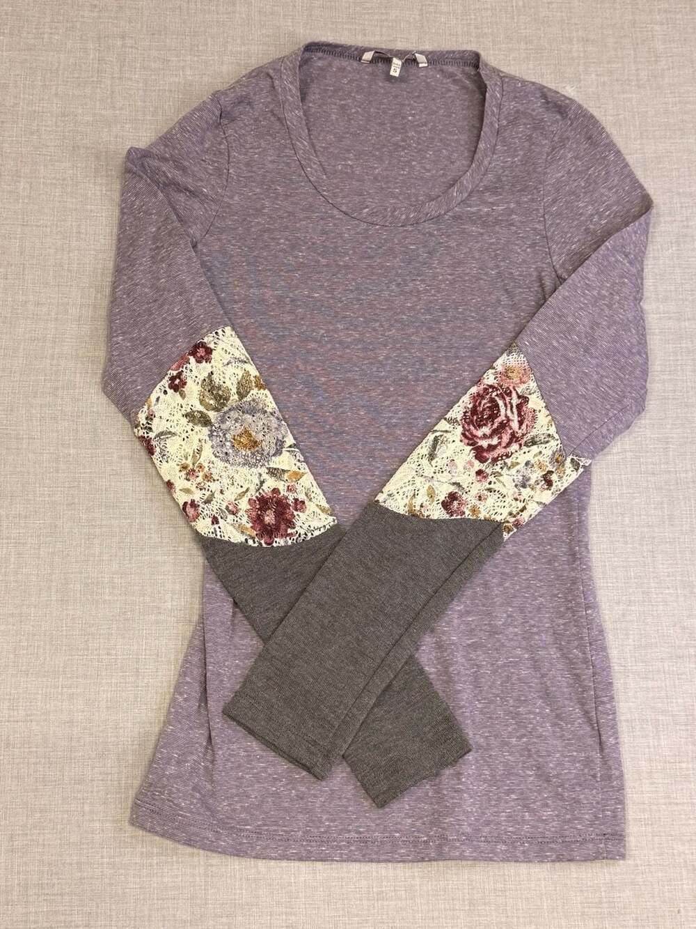 BKE Purple Mixed Media Floral Lace Long Sleeve Top Size S